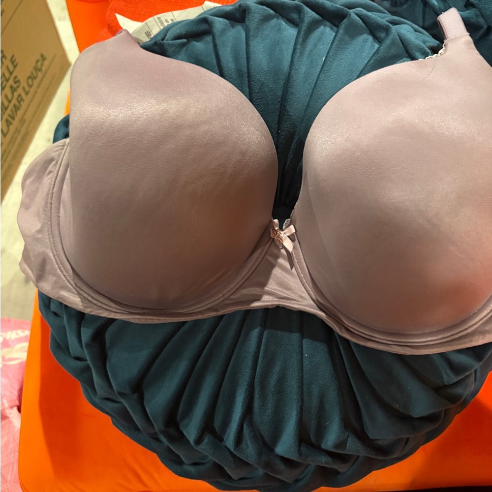 Victoria's Secret  Bra Seamless Intimates